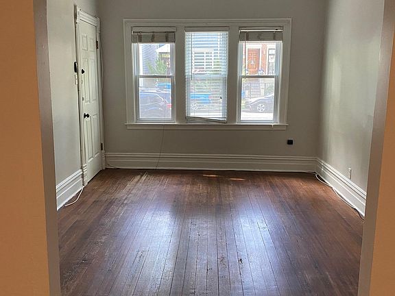 3rd image of 1842 W School St #1