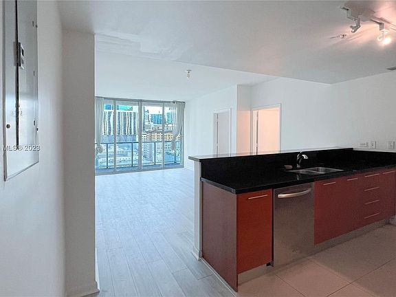 2nd image of 253 NE 2nd St APT 1410