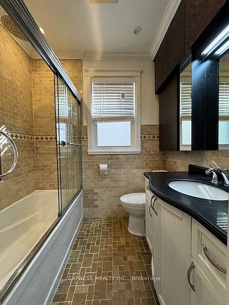 Toronto House for rent - 2 Bedrooms — photo 8