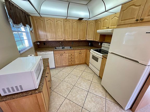 2nd image of 1061 Ventnor #P