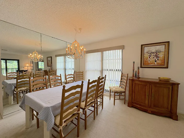 9 Stratford Dr E #B — Photo 5