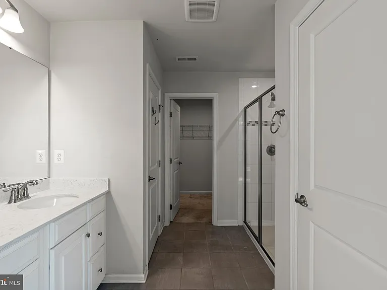 311 Sunrise Ct — Photo 49