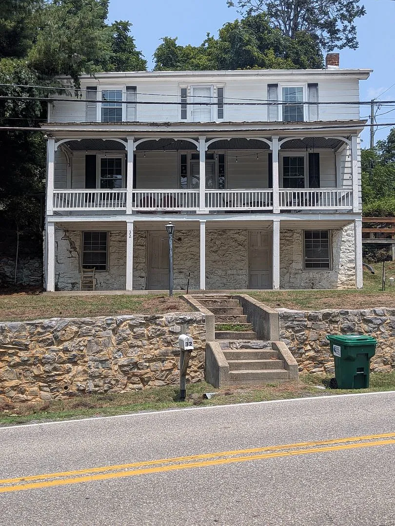 Single Family Home Minutes from Downtown Lexington — Photo 1