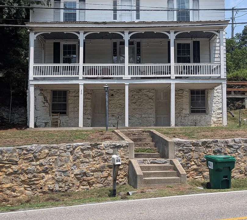 32 Furrs Mill Rd
