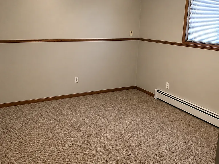 3320-22 Rosewood Dr — Photo 15
