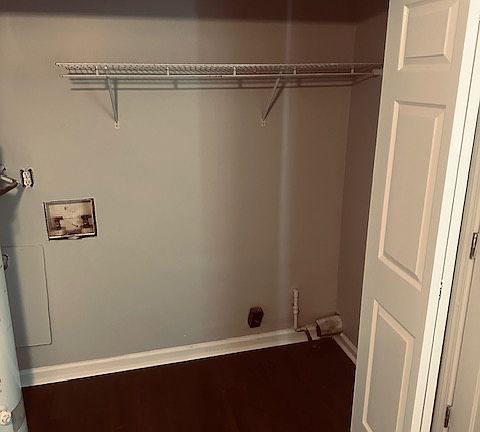 5th image of 2395 Rosedale Rd