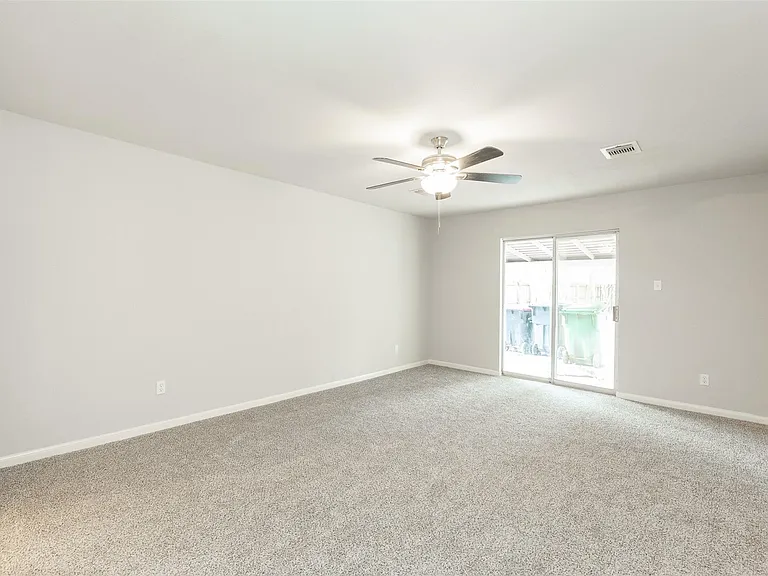 21402 Park Royale Dr — Photo 10