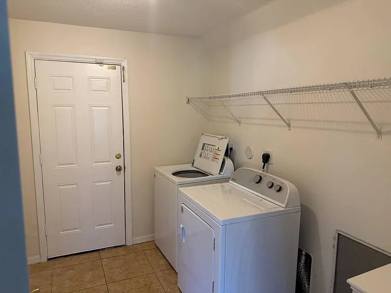 3691 SW Margela St — Photo 7