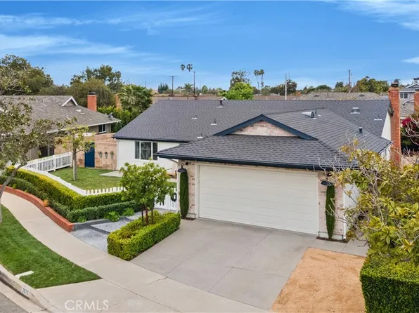 2879 Regis Ln, Costa Mesa, CA 92626