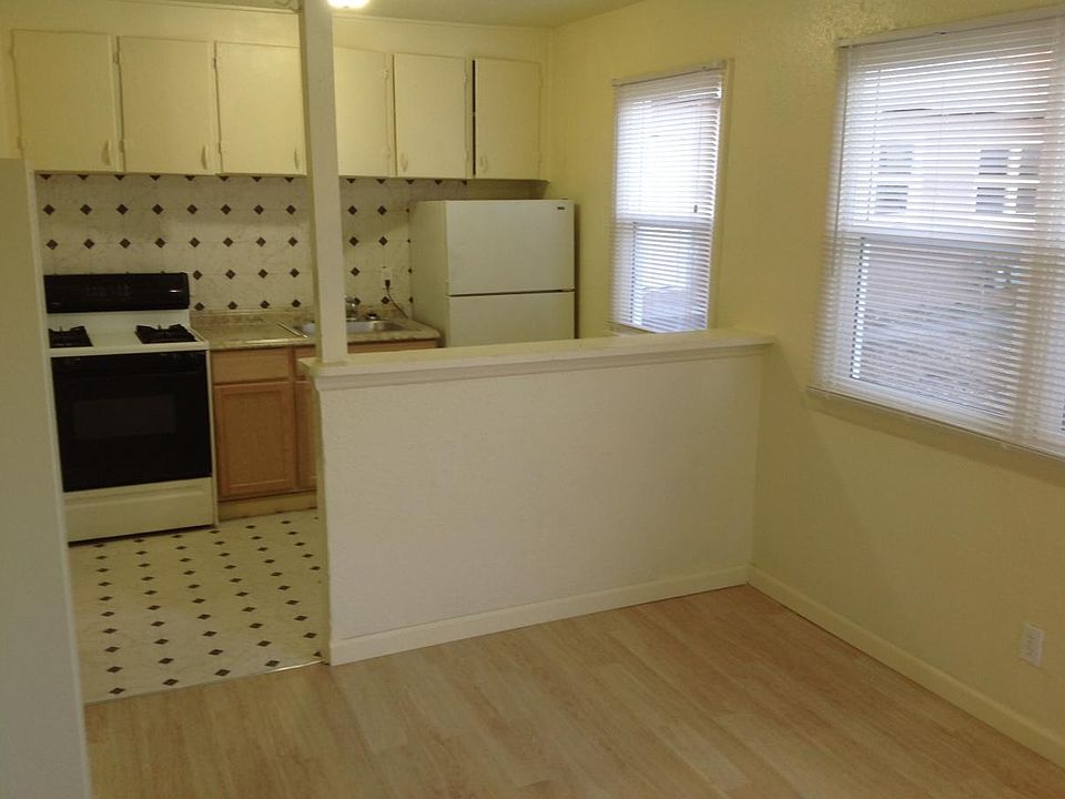 2nd image of 1110 W 14th St APT 6