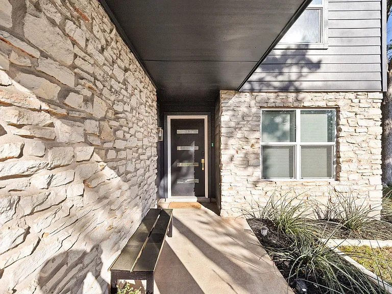 7909 Manassas Dr — Photo 4