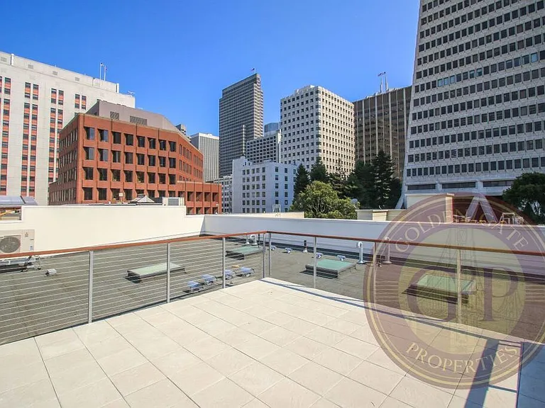 722 Montgomery St — Photo 14