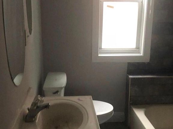 3rd image of 173 W Manheim St #1FLR