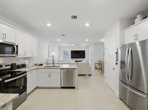 283 SW 169th Ln, Hollywood, FL 33027
