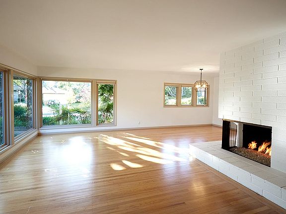 4th image of 60 Eliseo Dr