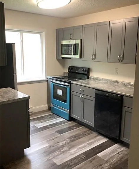 Oakbrook Manor Apartments — Photo 13