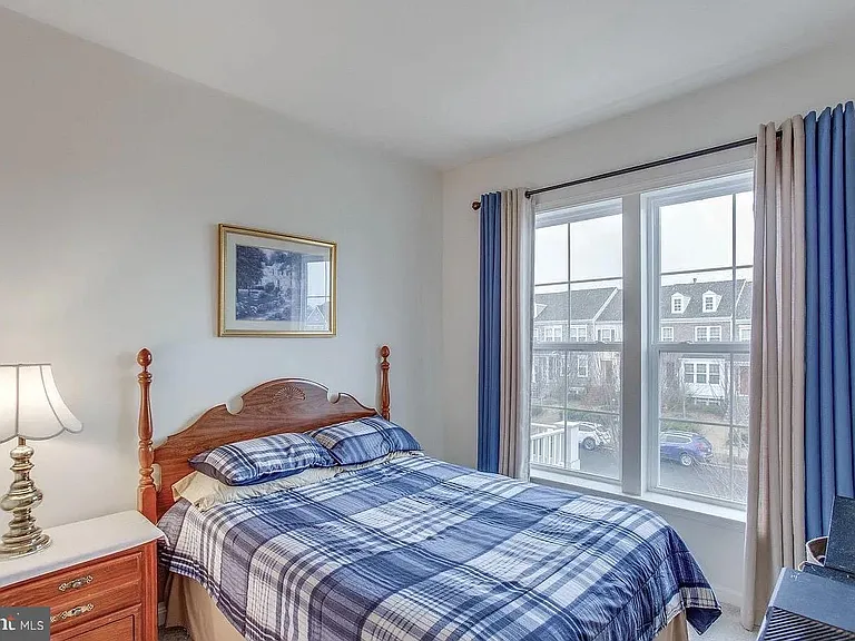 216 Apricot St — Photo 19