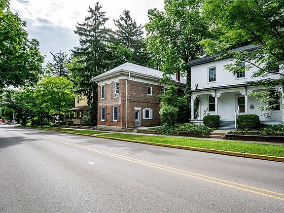 2nd image of 221 Dayton St