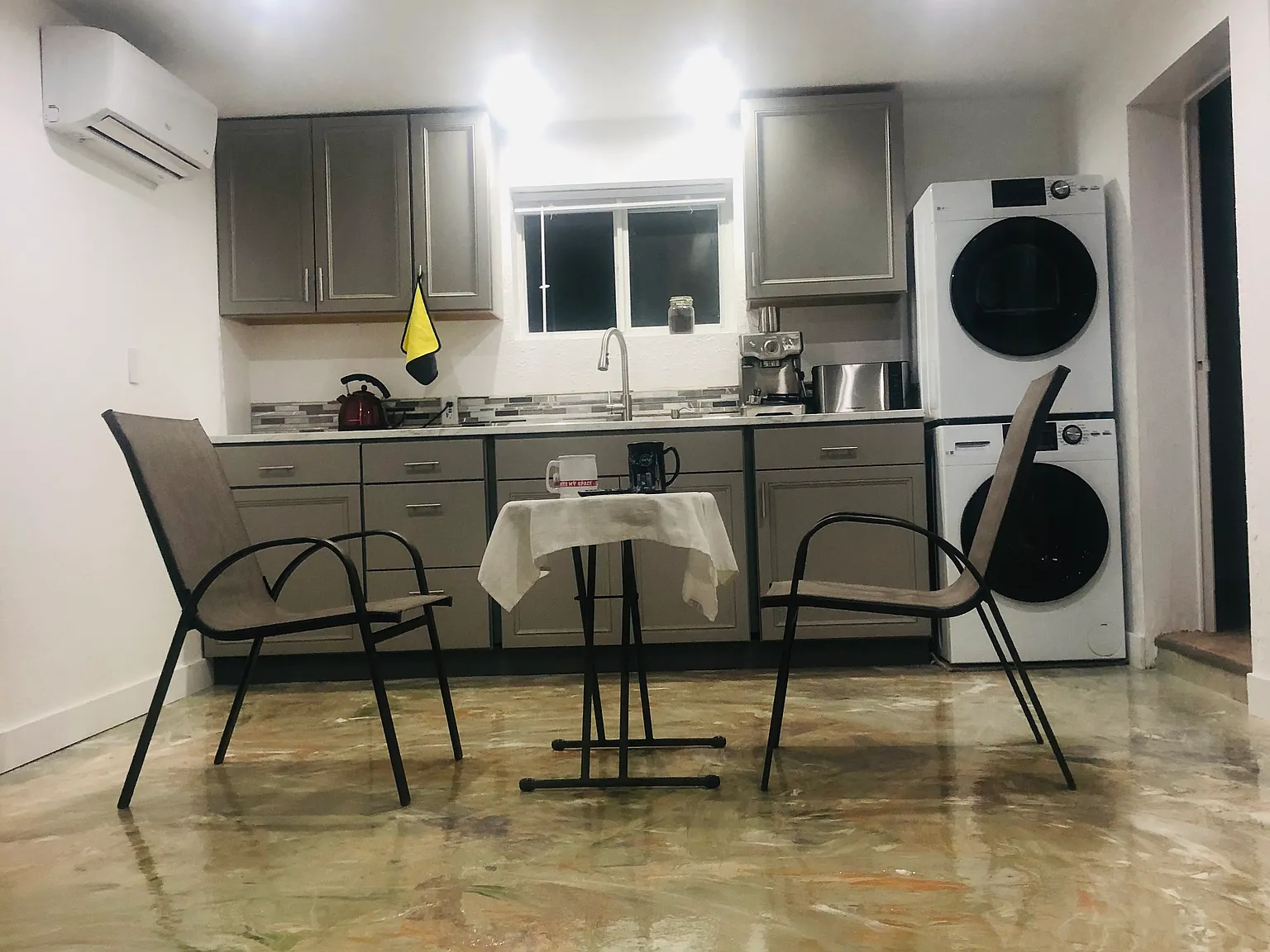 2 bed, 750 sqft, $1,650 — Photo 2