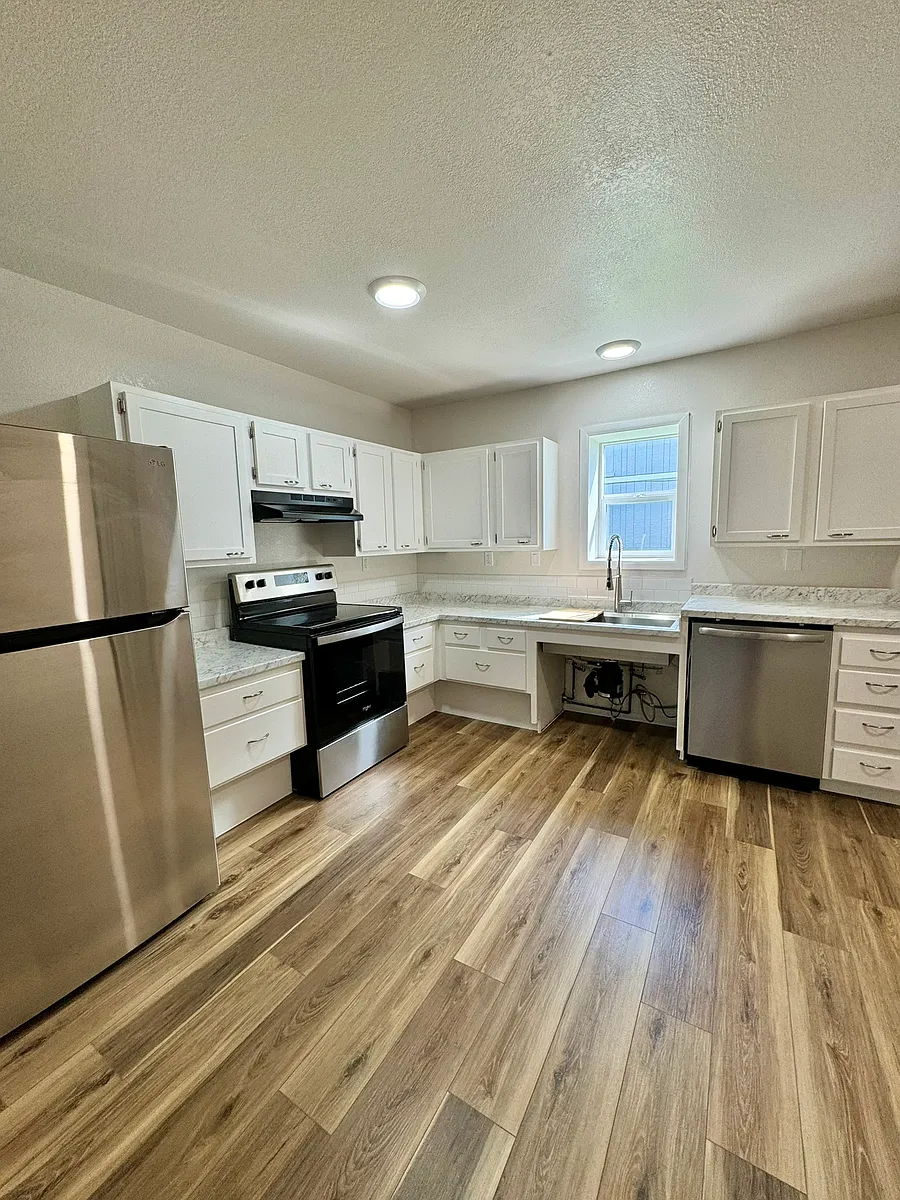 Building Photo - 721 N Bunn St #3
