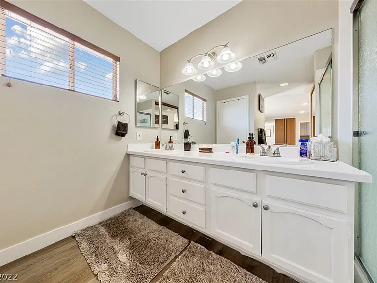 Viewcrest Rd — Photo 17