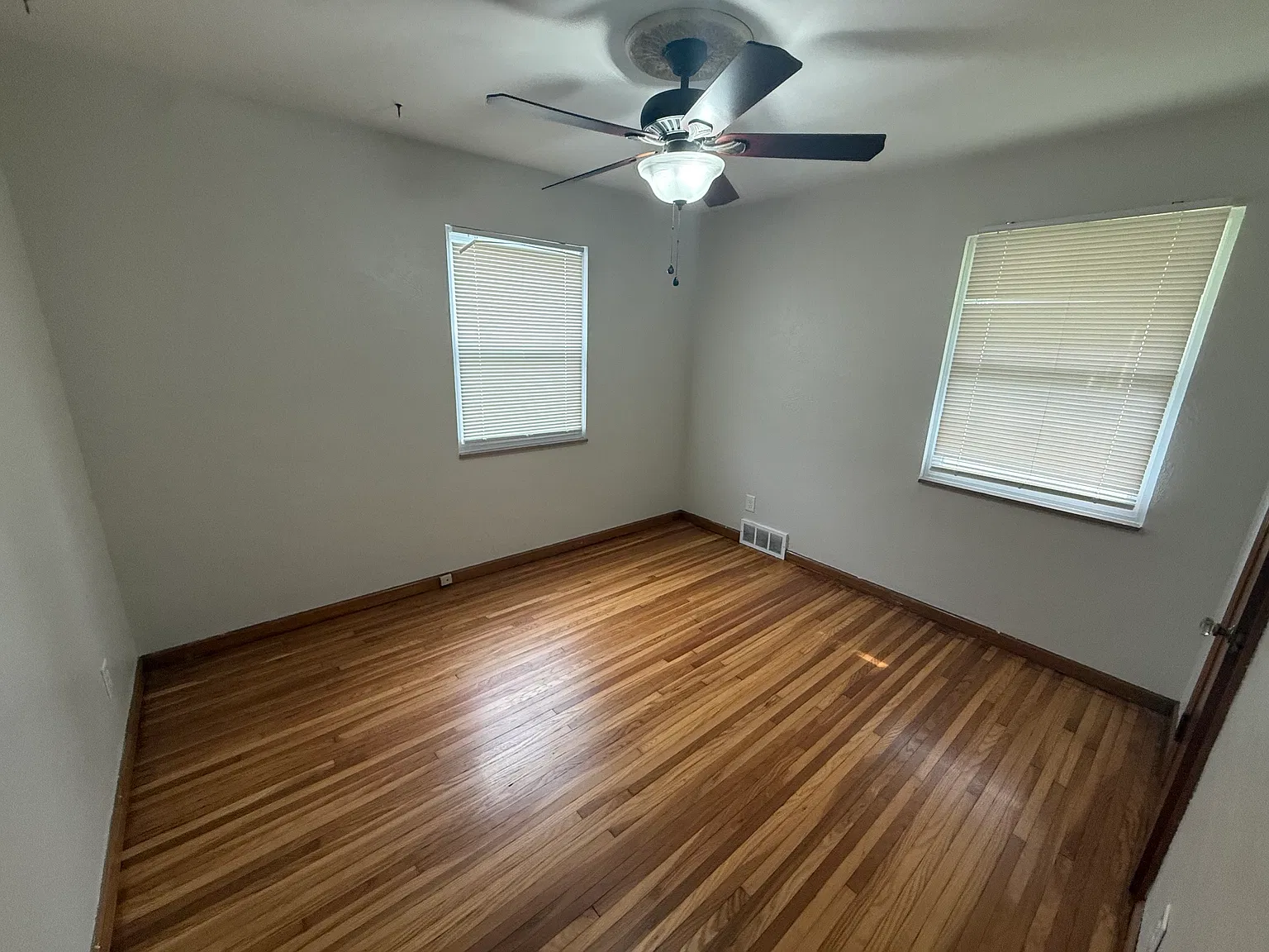 3 bed, 1337 sqft, $1,200 — Photo 4