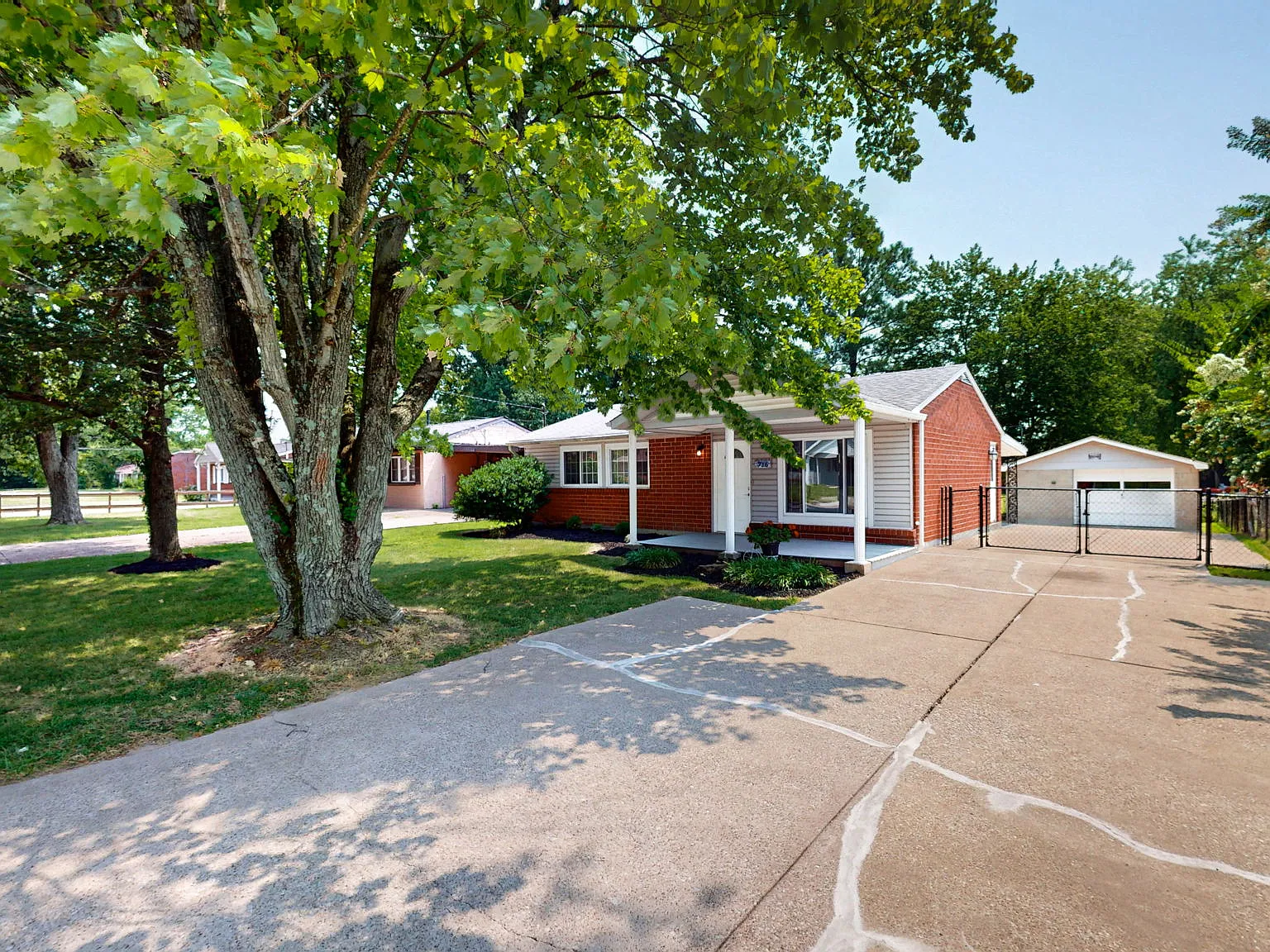 3 bed, 925 sqft, $1,500 — Photo 4
