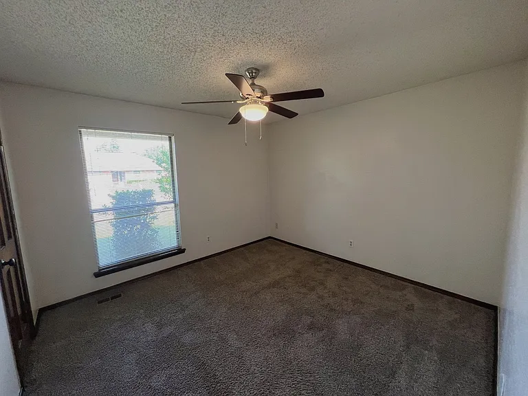 112 N Grand Fork Dr — Photo 22