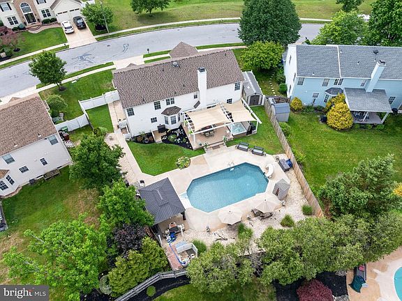 5th image of 30 Winfield Cir