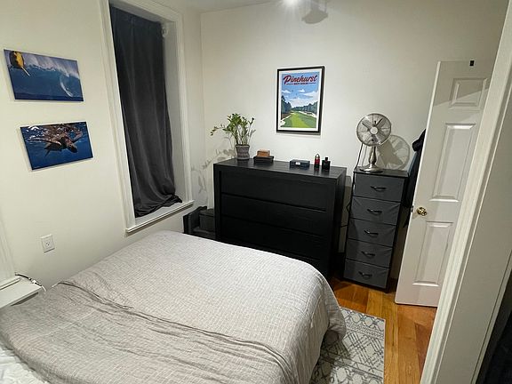5th image of 219 W 16th St APT 1C
