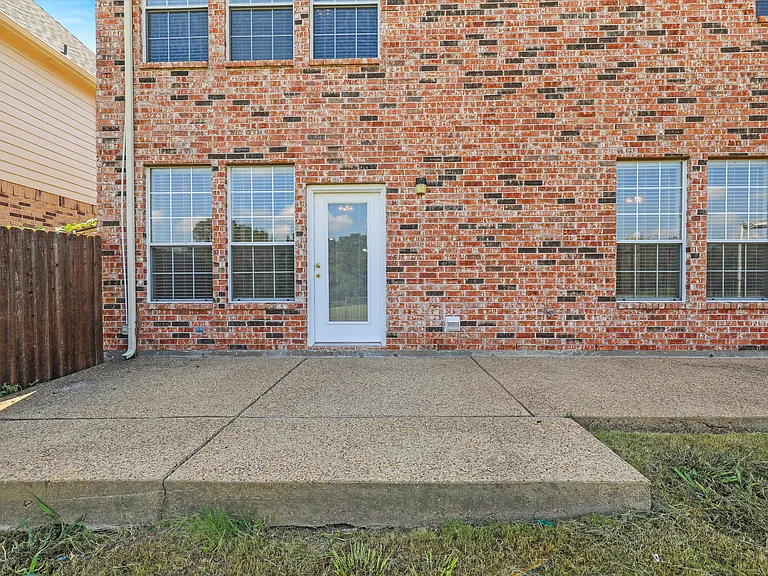 9233 Dark Forest Dr — Photo 35