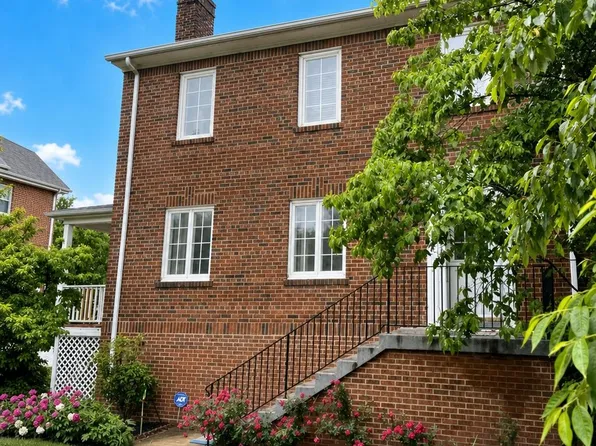 2012 S Glebe Rd, Arlington, VA 22204