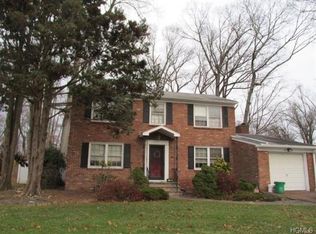 48 Oriole St, Pearl River, NY 10965