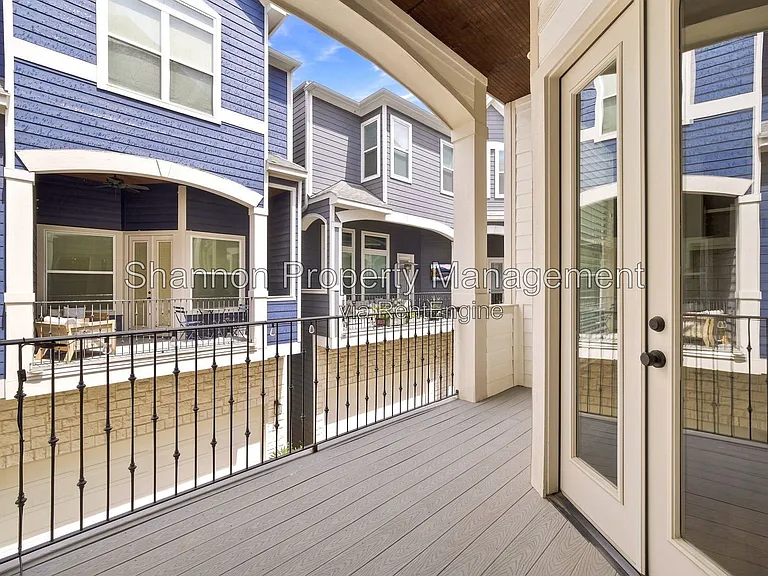 1204 W 16th St #B — Photo 26