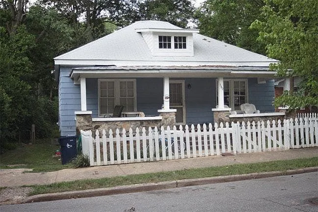 380 Lyndon Avenue — Photo 3