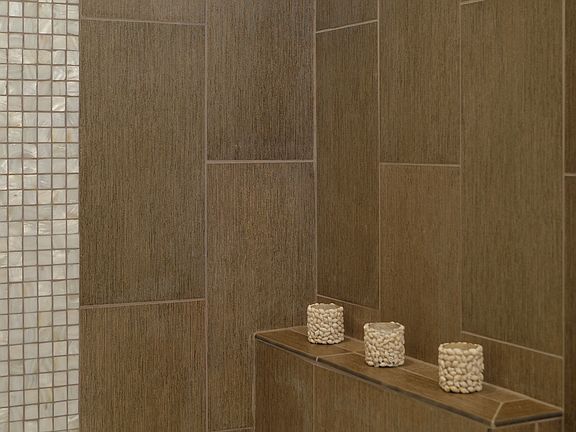 Guest Bath - Main Level