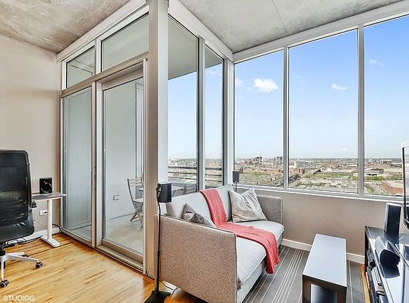 3rd image of 1720 S Michigan Ave APT 1713