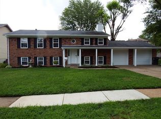 2340 Bramble Ln, Florissant, MO 63033