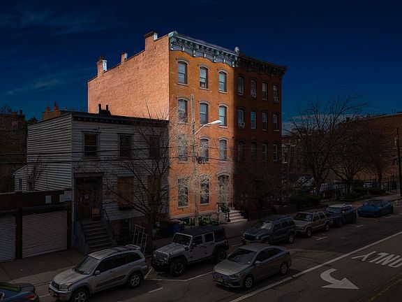 3rd image of 189 Christopher Columbus Dr APT 1