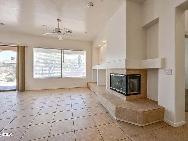 7585 E Balao Dr — Photo 5