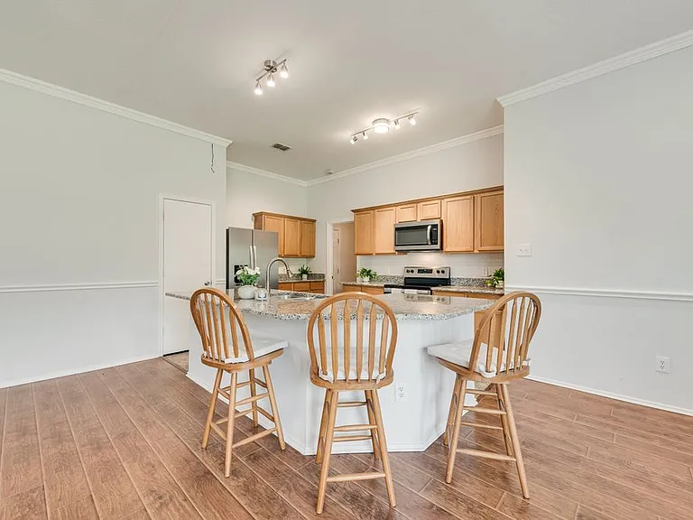 1004 Trickham Dr — Photo 12