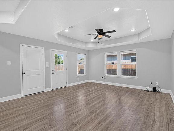 5th image of 8018 Ethel St