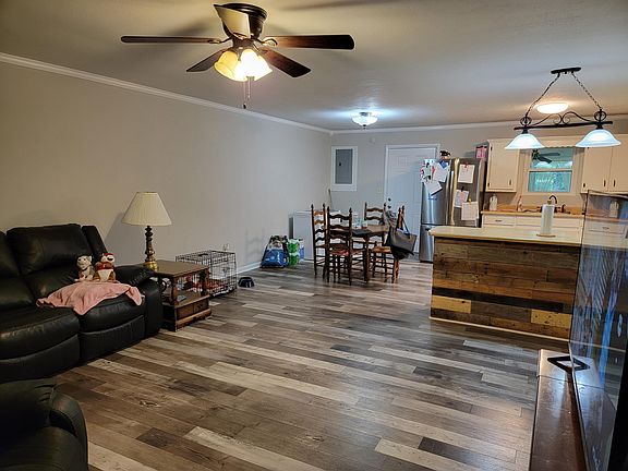 3rd image of 485 Aubrey Dr
