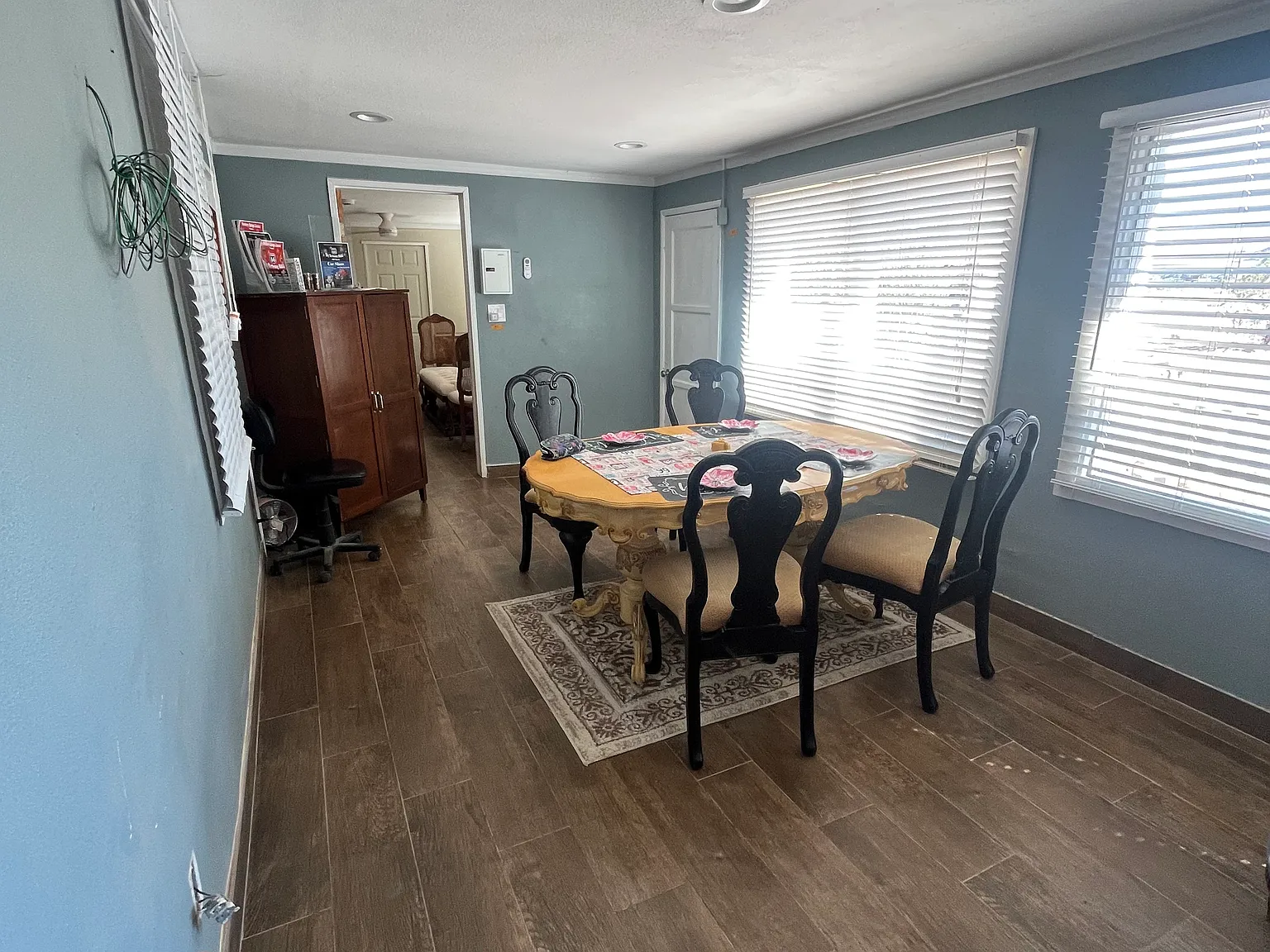 3 bed, 400 sqft, $1,400 — Photo 3