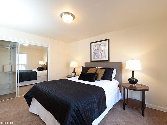 4th image of 4531 N Woodruff Ave #3