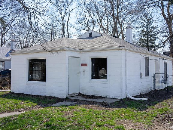 3rd image of 20255 Santa Rosa Dr