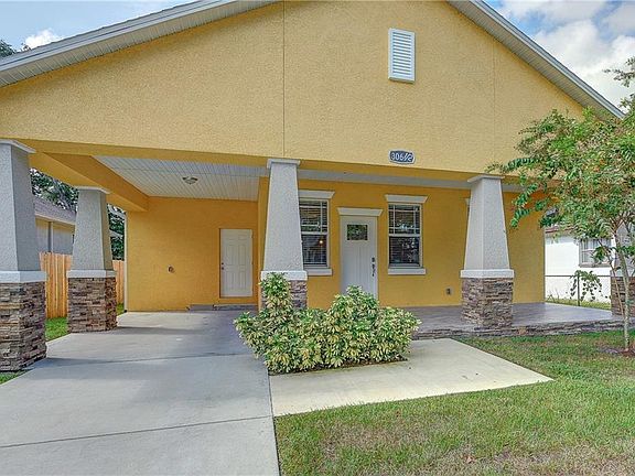 3rd image of 306 W Comanche Ave
