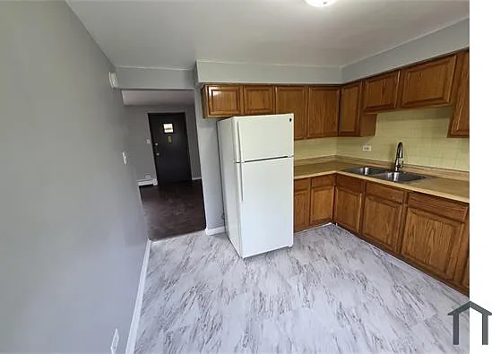2 bed, $1,686 — Photo 4