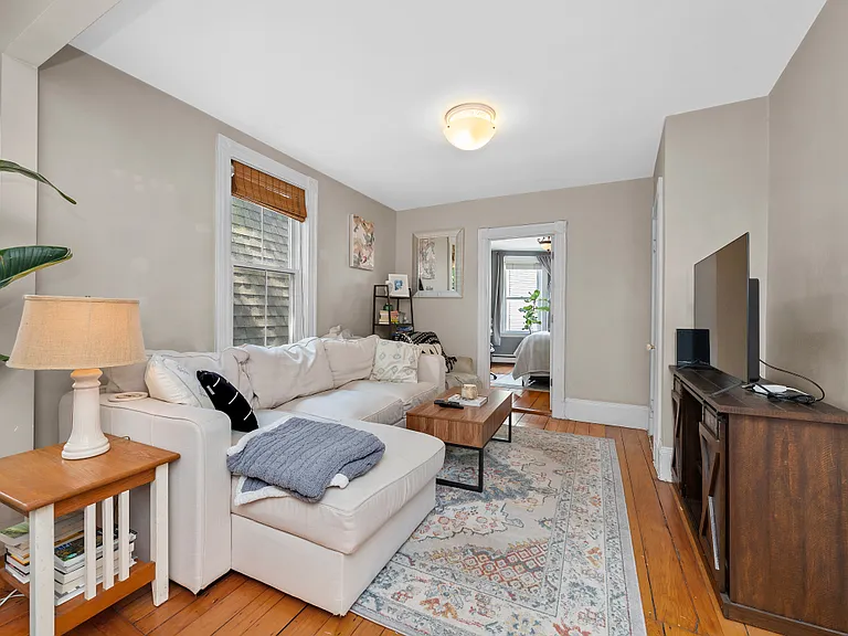 25 Pleasant St #2 — Photo 3