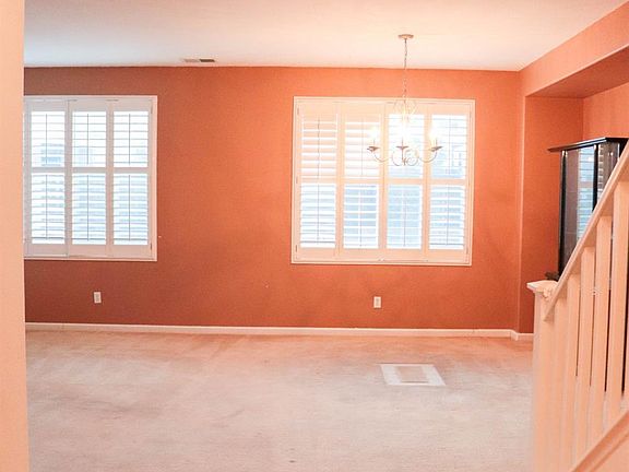 4th image of 2215 Mariposa Drive